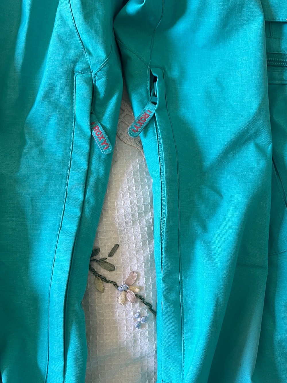 Women’s Roxy Snow Pants - Picture 5 of 10